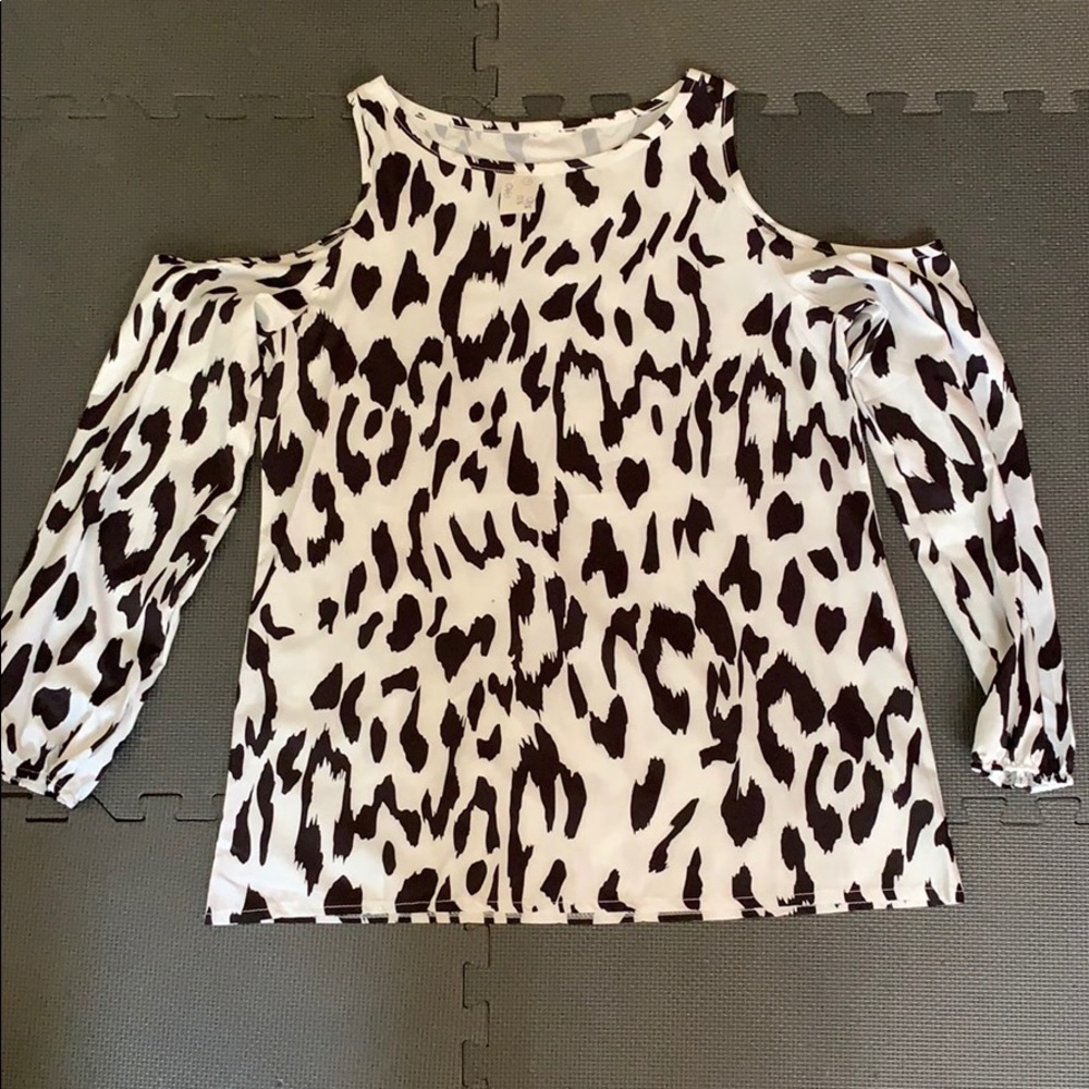 Cold shoulder top